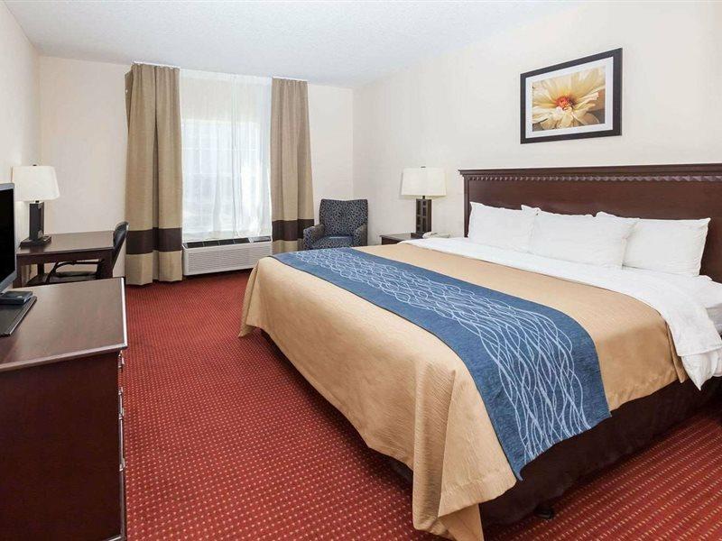 Hotel Baymont By Wyndham Decatur Exterior foto